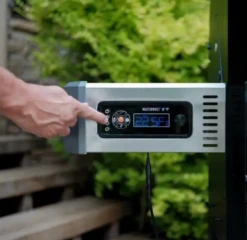 Masterbuilt Gravity Series™ 800 Digital Charcoal Griddle + Grill + Smoker 17 Masterbuilt Gravity Series™ 800 Digital Charcoal Griddle + Grill + Smoker -Kama Joe BBQ Winkel image 628